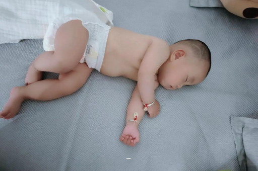 岳阳宝宝肠胀气的症状